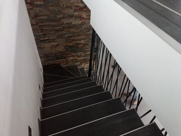 Garde-corps graphique d’escalier — vue 2
