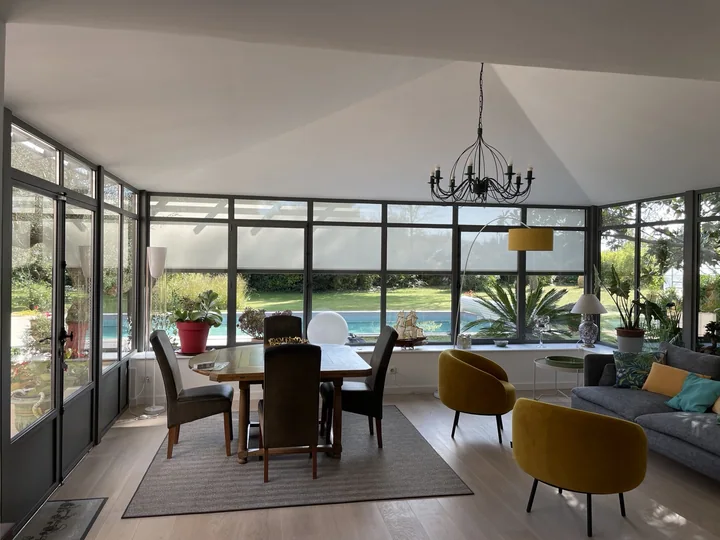 Un salon ouvert sur le jardin — vue 7