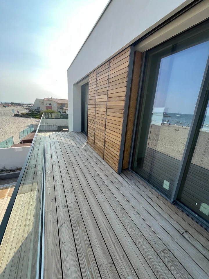 Une terrasse ouverte sur la vue