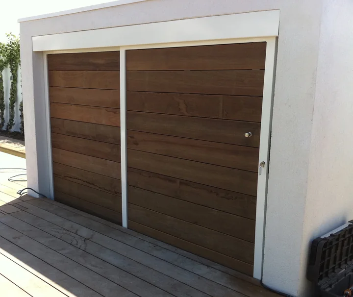 Portes de garage bois & métal — vue 2